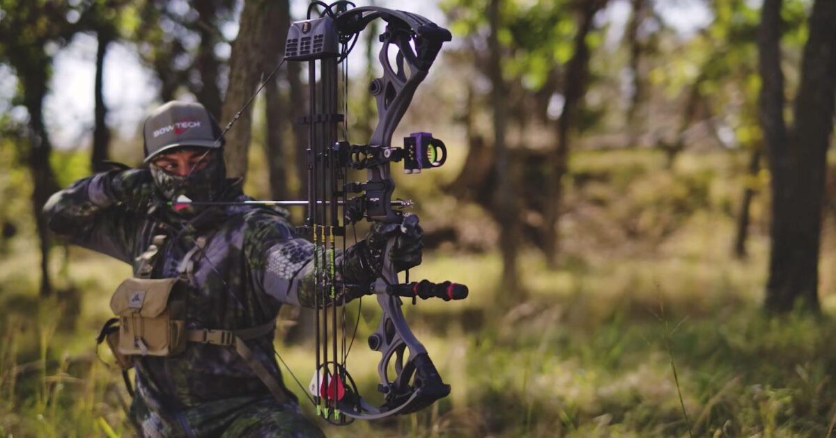 2023 Flagship Bowtech Carbon One Hunting Retailer
